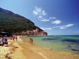Villetta tenuta in ottime condizioni, situata in zona tranquilla all'interno del residece orsa maggiore al circeo a 100m dal mare, con spiaggia privata attrezzata compresa. Spiaggia San Felice Circeo Lazio Roma Spiaggia Spiagge