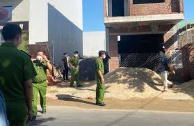 Thật ra cháu của ba tôi hàng trăm người ở làng bưng cầu, đâu cần ba tôi về giẫy mã cho ông bà vào những ngày tết. Nam Thanh Nien Tá»­ Vong Ben Cáº¡nh Cong Trinh Xay Dá»±ng á»Ÿ Ä'a Náºµng Vietnamnet