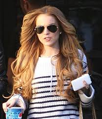 Strawberry Blonde Lindsay Lohan In Lindsay Lohan Goes To A Hair Salon