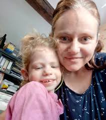 Trescléoux. Handicap : un livre pour Sarah et les autres enfants sourds