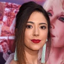 Dixie Sinclair's Instagram, Twitter & Facebook