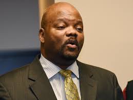 DPS member challenges state school board over DPS plan