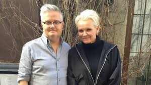 Dahlgren was discovered by musician/producer bruno glenmark in 1978 after appearing on the tv show sveriges magasin and her debut album finns det nån som bryr sej om was released the same year. Eva Dahlgren 23 April 2016 Gradvall Sveriges Radio