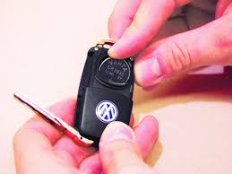 , schlüssel batterie skoda wechseln, skoda autoschlüssel batterie wechseln, skoda oktavia schlüssel batterie wechseln, octavia autoschlüssel batterie, batteriewechsel zündschlüssel wechseln, batterie wechseln skodaschlüssel octavia, neuer skoda schlüssel batterie wechseln. Batterie Des Funkfernbedienungsschlussels Ersetzen Gute Fahrt