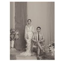 Jun 20, 2021 · itu tadi sembilan inspirasi foto prewedding islami ala seleb yang bisa dijadikan referensi untukmu dan pasangan. Prewedding Tema Baju Hitam Putih Ide Foto Prewed