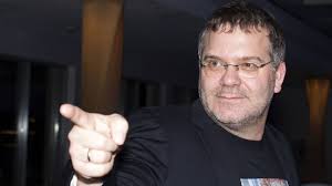 Elton zieht sich aus privaten Gründen zurück