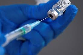 Chile ya ha encargado 6 millones de dosis de la vacuna de astrazeneca y la universidad de oxford, con una eficacia del 64%, para continuar con su proceson de vacunación que inició en diciembre. Trombosis Con Trombocitopenia La Razon Por La Que El Minsal Suspendio La Vacunacion Con Astrazeneca En Chile La Tercera