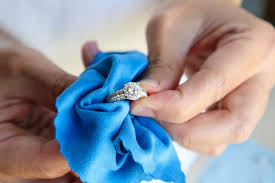 Use about 1 teaspoon (4.9 ml) of mild dish soap and 1 to. How To Clean White Gold Steps With Hints 2020 Wife S Choice
