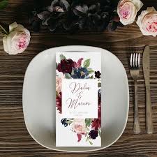 Plasma ese sentimiento en todo, desde la boda a la decoración o a la fiesta para. Menu De Boda Flores Burdeos Acuarela Invitaciones De Bodas Rusticas