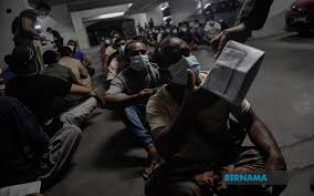 Pengujian akhir akan dijalankan pada waktu kejuruteraan iaitu setelah tamat waktu perkhidmatan lrt hari ini, pada lewat malam. Bernama 205 Warga Asing Ditahan Dalam Operasi Imigresen Di Pangsapuri