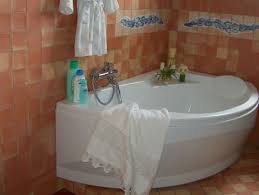 Oct 16, 2017 · an attractive illusion created by the designer tiles will distract the mind from feeling the size of the space. Small Bathroom Tiles Pak Clay Tiles