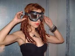 Eşi amelia ise onun tersine seksten bulanmıştır ve sürekli romantik bir ilişkinin hayallerini kurmaktadır. Erika Savastani Erika Savastani Picture 40678602 454 X 340 Fanpix Net