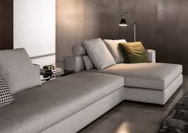 If you're looking for chic leather and fabric sofas, you don't have to look any further, because minotti has just that in its range and is sure to have a model that you like: Modulares Sofa Zum Entspannen Donovan Minotti Luxuryfurniture Mr