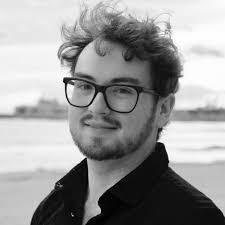 Kelly Kaizer's Instagram, Twitter & Facebook