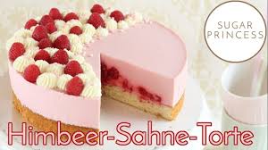 Blitzschnelle Himbeersahne Torte Mit Biskuit Und Gotterspeise Rezept V In 2020 Himbeersahne Gotterspeise Rezept Himbeeren