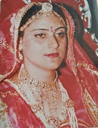 From Ghoonghat to De Beauvoir: Finding a Feminist Voice through Ethnography