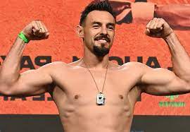 He won the welterweight title in 2011. Ahyotav4b8glcm