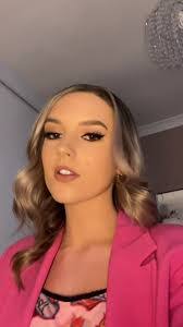 Christie Fletcher's Instagram, Twitter & Facebook