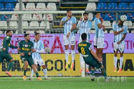 Head to head statistics and prediction, goals, past matches, actual form for you will find what results teams lecce and entella usually end matches with divided into first and. Il Lecce Batte L Entella Per 5 A 1 Prima Il Levante