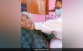 With gael garcía bernal, vicky krieps, rufus sewell, alex wolff. 124 Year Old Woman Rehtee Begum Administered Covid Jab In Jammu Kashmir Officials