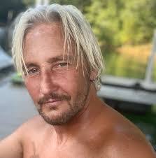 Justin Hammock's Instagram, Twitter & Facebook