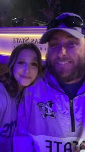 How to keep a non-glowing hat in Red Dead Redemption?