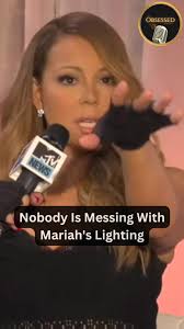 Mariah Bringing Ring Light