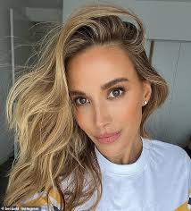 Rebecca Judd shows off her chic hair transformation