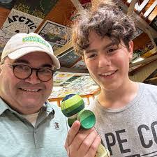 Leslie Fleisher's Instagram, Twitter & Facebook