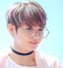 Pada 2012, big hit mengirimnya ke los angeles untuk belajar. Jungkook Biodata Famous Person