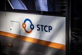 Os motoristas da stcp vão cumprir uma greve parcial nos dias 13, 20, 26 e 27 de agosto, para exigir um aumento salarial superior aos 15 euros propostos pela empresa, revelou o strun. Psp Do Porto Chamada A Sanar Incidentes Na Greve De Motoristas Da Stcp Atualidade Sapo 24