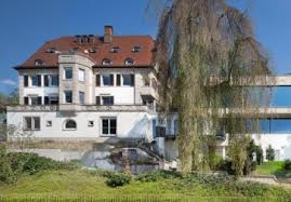 Unser professionelles küchenteam verwöhnt sie gerne mit guten produkten aus der region sowie edlen tropfen aus ökologischem anbau. Baden Wurttemberg Orte A L