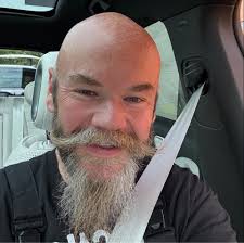 Hello from Spain. Yesterday we learned another great advantage of having an  EV. You can sit in your garage and use it to charge your cell phones and  listen to the news