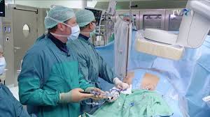 0265 / 212.111 sau 0372 / 653100 int: Sectia Clinica Chirurgie CardiovascularÄƒ Spitalul Universitar De UrgenÅ£Äƒ Militar Central Dr Carol Davila
