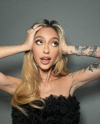 Sophie Ogle's Instagram, Twitter & Facebook