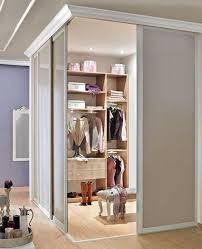 Kleiderschrank für kleines schlafzimmer für ihre dachschräge räume unter dem dach sind zwar eine große herausforderung aber sie haben mehr platzpotenzial. Fur Einen Begehbaren Kleiderschrank Braucht Man Begehbarer Kleiderschrank Kleines Schlafzimmer Begehbarer Kleiderschrank Begehbarer Kleiderschrank Kinderzimmer