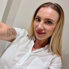 Hi there, we are a couple visiting NY for the first time. We booked an  airbnb for £400 in Newark. But then I read it here that the neighbourhood  can be 50-50