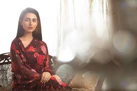 Sara khan ve ali merchant 2011 yılında boşanmışlardır. Sarah Khan Ok Pakistan