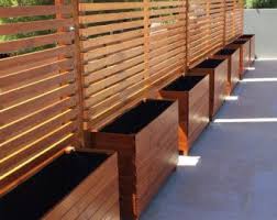 Pflanzer Box Robuste Und Langlebige Blumenkasten Mit Futter Auf Boden Und Pflanzen Zu Erhalten Wenn Sie Amenagement Jardin Idee Deco Exterieur Idees De Patio