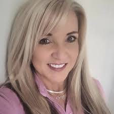 Caryn Wyatt's Instagram, Facebook & TikTok