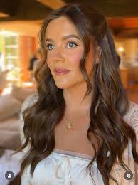 Alyssa Hewitt's Instagram, Twitter & Facebook