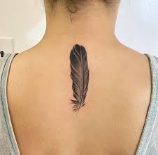 It is also a simile for love, happiness and dreams. Feather Tattoo Ideas Guide On Meaning And History Tattoo Stylist