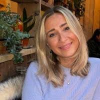 Ann Henning's Instagram, Twitter & Facebook