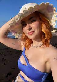 Anni the Duck : rCelebrity_Cleavage