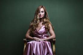 Beatrice venezi a sanremo 2021. Beatrice Venezi Io Mascagni E La Mia Bacchetta Rosa Che Da Fastidio