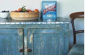 Elle a donc été éclaircie à l'aide d'un effet vieilli en gris et blanc qui respecte et met en. Donner Un Effet Vieilli A Un Meuble Loisirs Creatifs Comment Patiner Un Meuble Mobilier De Salon Patiner Un Meuble