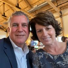 What are recommendations for accommodations in Hilton Head Island for a  group of 9 people and 3 kids?