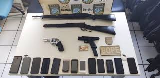 A tv globo apurou que ecko foi baleado na investida, foi socorrido pelos policiais, mas não resistiu. Policia Do Rio Investiga Por Que Miliciano Morto Ia Tanto A Bahia