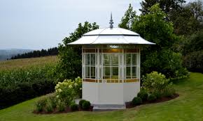 Bei uns finden sie stabile, preiswerte gartenpavillons in verschiedenen größen wie 3x3m und 3x4m. Nostalgische Metall Pavillons Edle Schmuckstucke Mit Viel Liebe Zum Detail