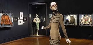 Claudia Skoda: Dressed to Thrill in the Kunstbibliothek